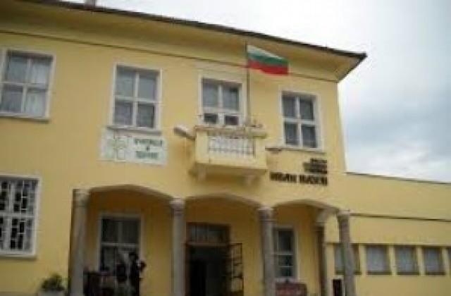 Общинските учебни и детски заведения готови за новата учебна година