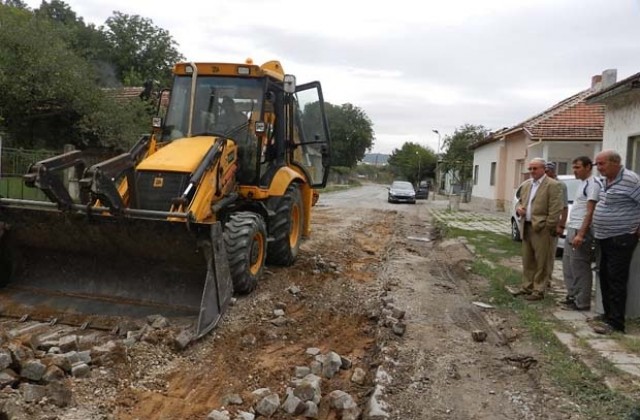 Започна ремонт на главен път Е-79 през Димово