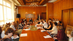 Ученици се хващат на голямо търновско хоро за 22 септември