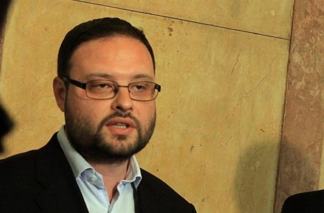 МВР още търси кой е наранил депутата от „Атака” Кристиян Димитров