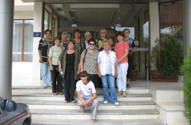 Доброволци ще лобират за правата на възрастните хора