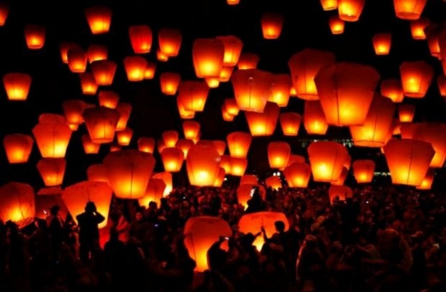 Тази вечер е огненото шоу, пускат хартиени фенери над Габрово