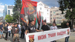 Поклон пред героите в Разложко