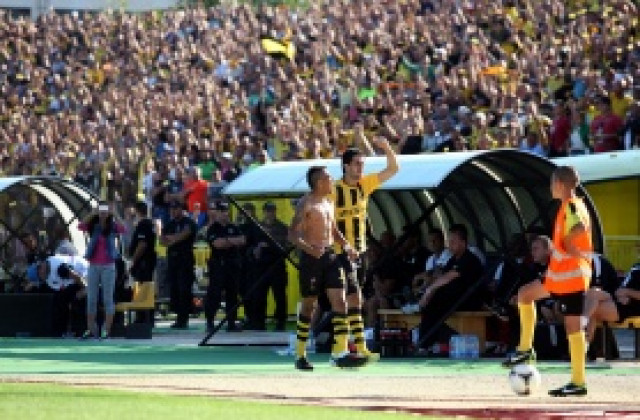 Ботев е хегемонът в Пловдив, два червени картона белязаха дербито с Локо