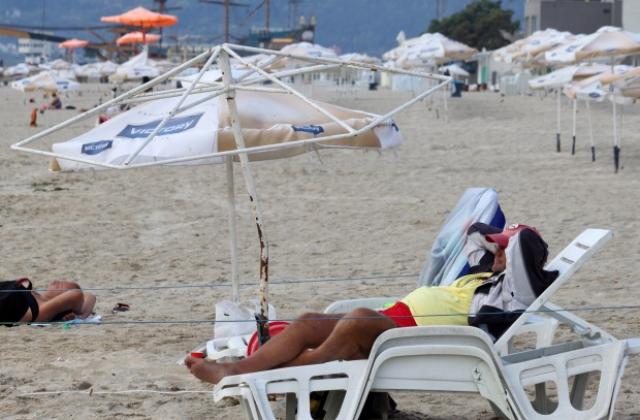 Слънчева и ветровита неделя