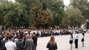 Изграждат фотоволтаична и вятърна станция в Електротехникума