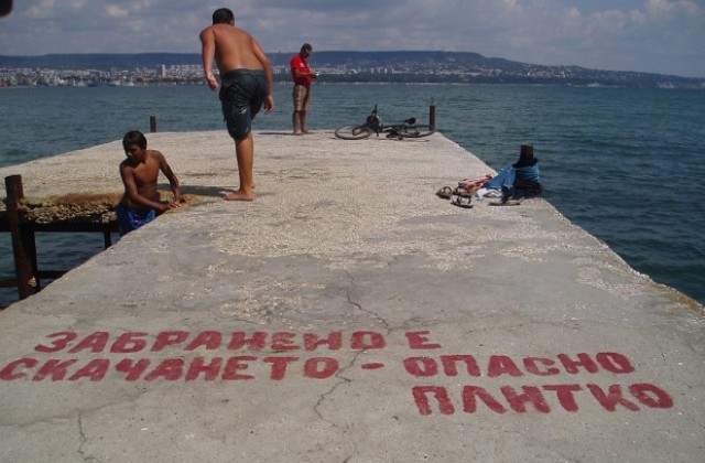 Лекари по плажовете до края на септември