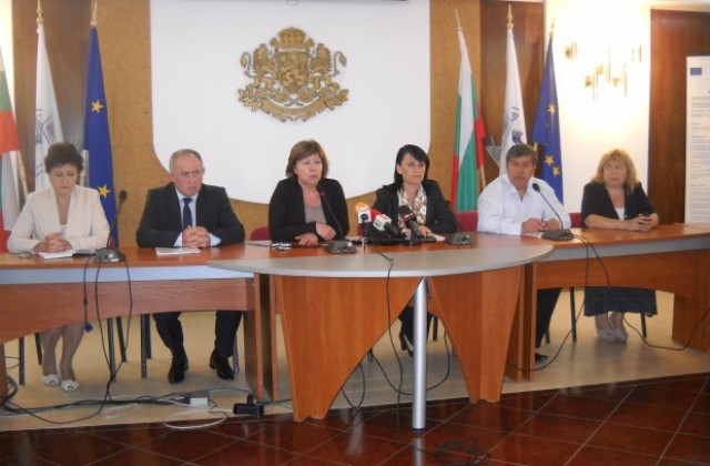 Управляващите развързват кесията за земеделците