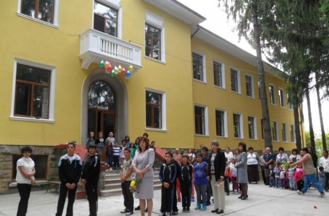 80 000 лв. вложени в ремонт на училището в еленското село Беброво