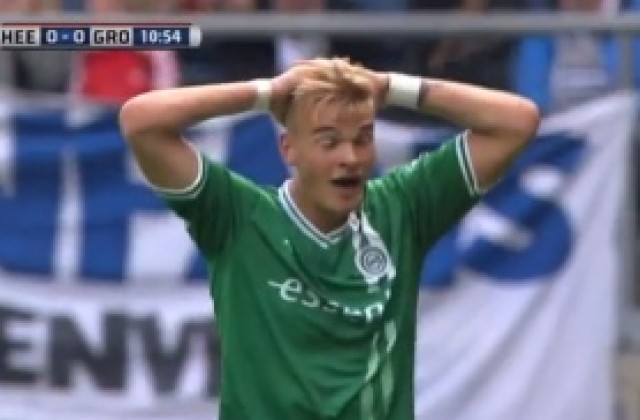 ВИДЕО: Футболист припадна, след като му вдигнаха червен картон