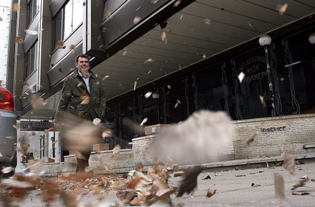 Обявиха жълт код за силен вятър