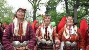 Жителите на Жеравна ще носят народни носии в почивните и