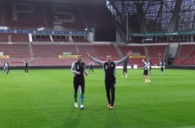 СНИМКИ: Лудогорец пробва „Филипс стейдиъм“, Моци тренира пълноценно