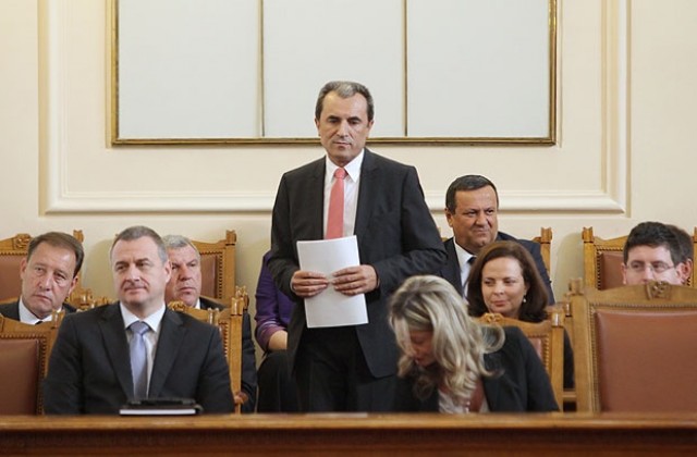 Орешарски: Откроихме се в ЕС с първите протести срещу фискалното разхлабване