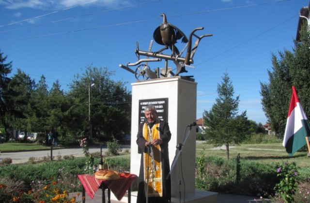 Паметник на градинарите откриха в Драганово