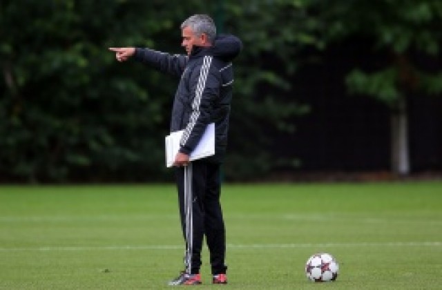 Моуриньо към Ето'о, Торес и Ба: Започвайте да вкарвате