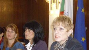 Психолози да разговарят с децата бежанци предлагат от ДАЗД