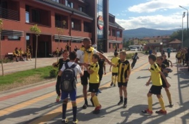 Канарите се настаниха в Коматево