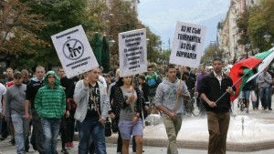 Шествията срещу и в подкрепа на хомосексуалистите се разминаха