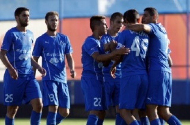 Левски иска мача с Нефтохимик да е от 18 часа