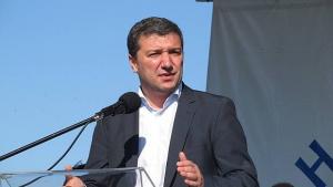 Стойнев Няма да има чадър над никого
