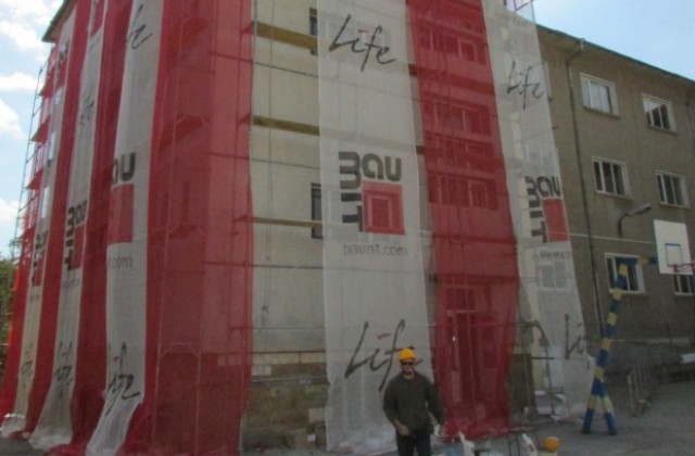 Започна ремонт на училище и детска градина в Горна Оряховица