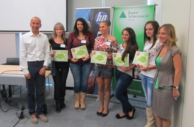 Ученици от СОУ „Козма Тричков“ обраха наградите в състезание за иновации