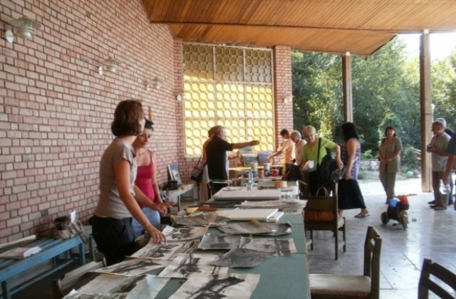 В Силистра редят изложба с творби от пленера във Ветрен