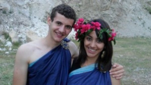 Есенният салон продължава с представление на Артистисимо