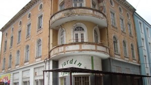 Предлагат за продажба сградата на бившата Популярна банка
