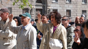 Кабинетът работел близо 6 месеца под обсада според контрапротестиращи