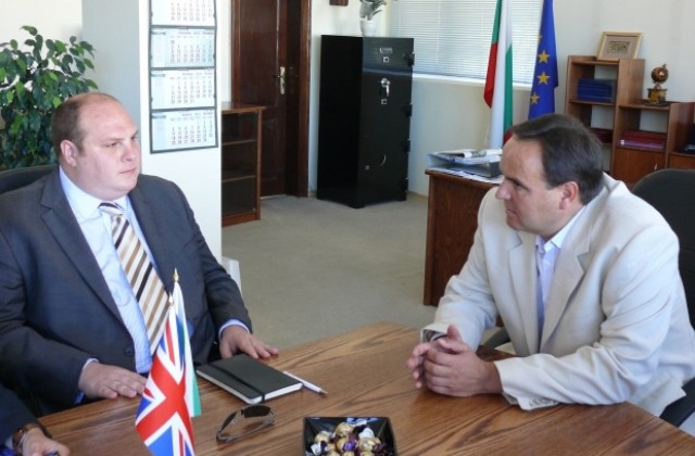 Британският консул Саймън Тъкър се запозна с бизнес-средата в региона