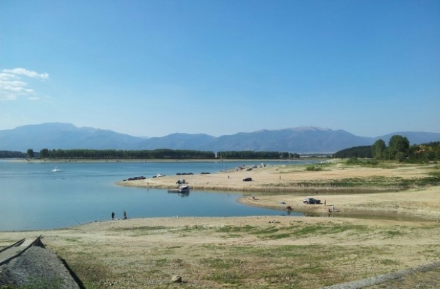 Слънчево и топло