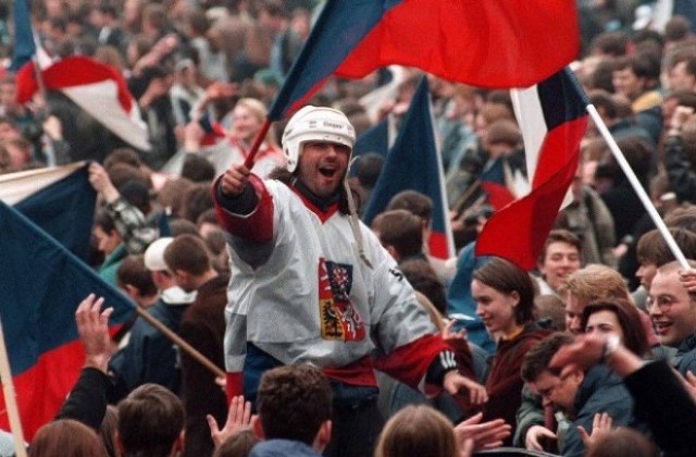 Механика на тълпата, показват в галерия Христо Цокев