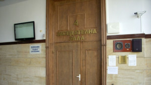 Осъдиха на пробация варненец шофирал автобус пиян
