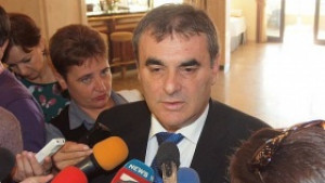 Министър Папазов Летище София може да остане държавно