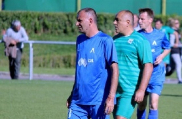 СНИМКИ: Левски разгроми Витоша Бистрица с Бойко Борисов