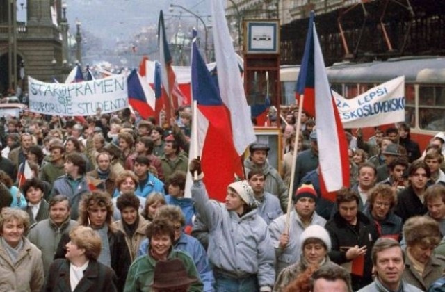Представят „Забележителни следи - България“ в зала Възраждане