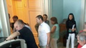 Журналисти станаха заложници в Областна администрация