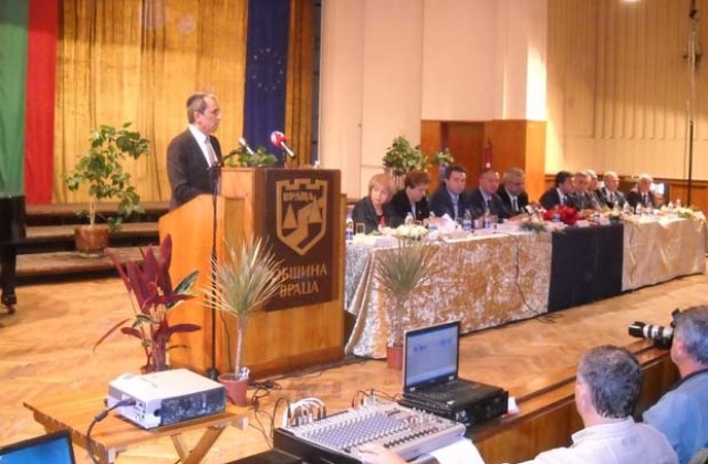 Още функции за общините обеща премиерът