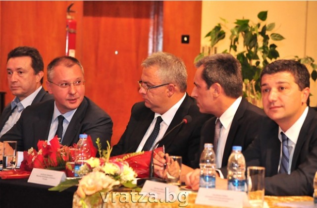 Замразяват възрастта за пенсиониране, засега