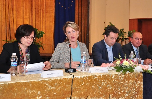 Одит на всички наложени здосега корекции на общини обеща вицепремиер