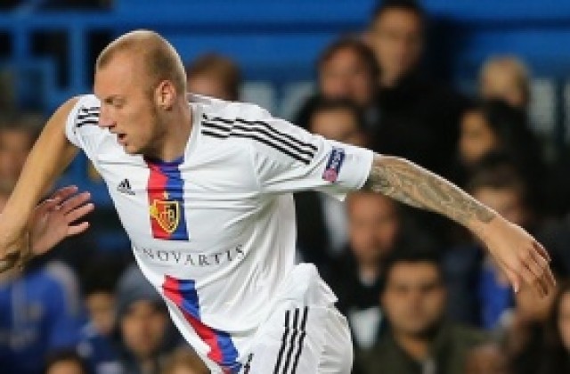 С Иван Иванов Базел се подхлъзна неприятно у дома