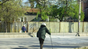 Измамниците продължават нагло да обират възрастни хора