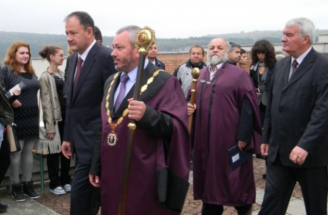 Тържествено откриха новата учебна година във ВТУ