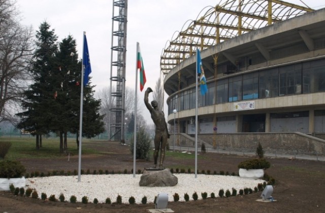 Пловдивските депутати  спасяват стадион „Пловдив”