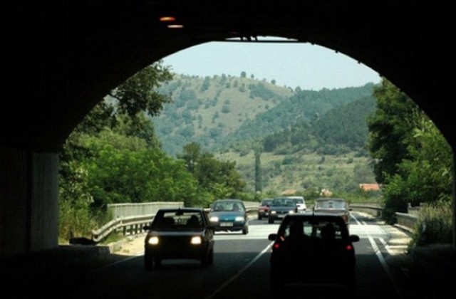 Варненско лоби искало да се пренасочат парите за тунела под Шипка