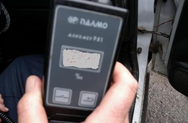 Пиян шофьор се блъсна в сграда