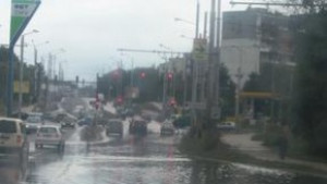 Дъждът потопи варненски булеварди от общината отводняват