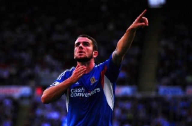 Звезда на Хъл Сити извън игра за месец